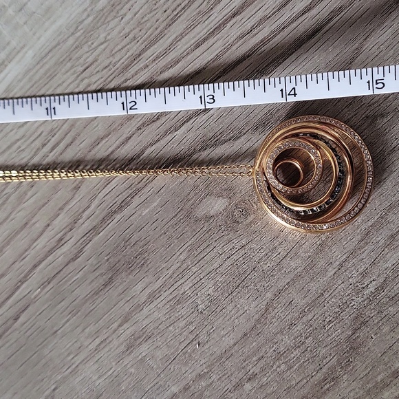 Swarovski Dynamic 5 Circle Crystal Pendant Necklace ✨️ - Picture 7 of 8